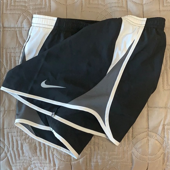 Nike shorts - Picture 2 of 3